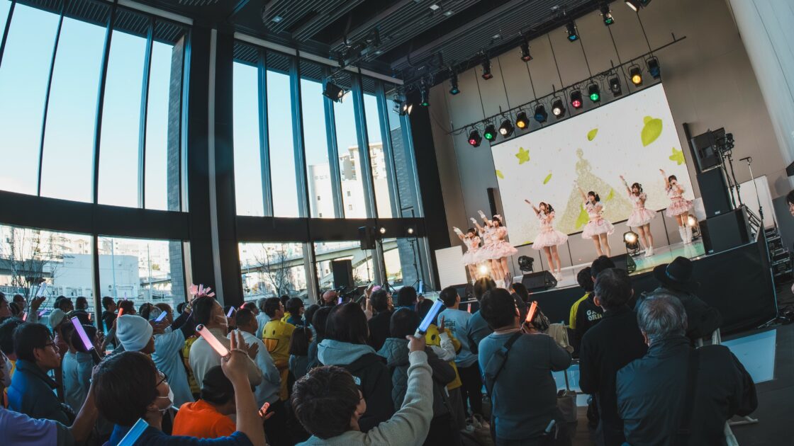 関西のトップアイドル8組がテレビ大阪に集結！“白熱”のステージと“爆笑 